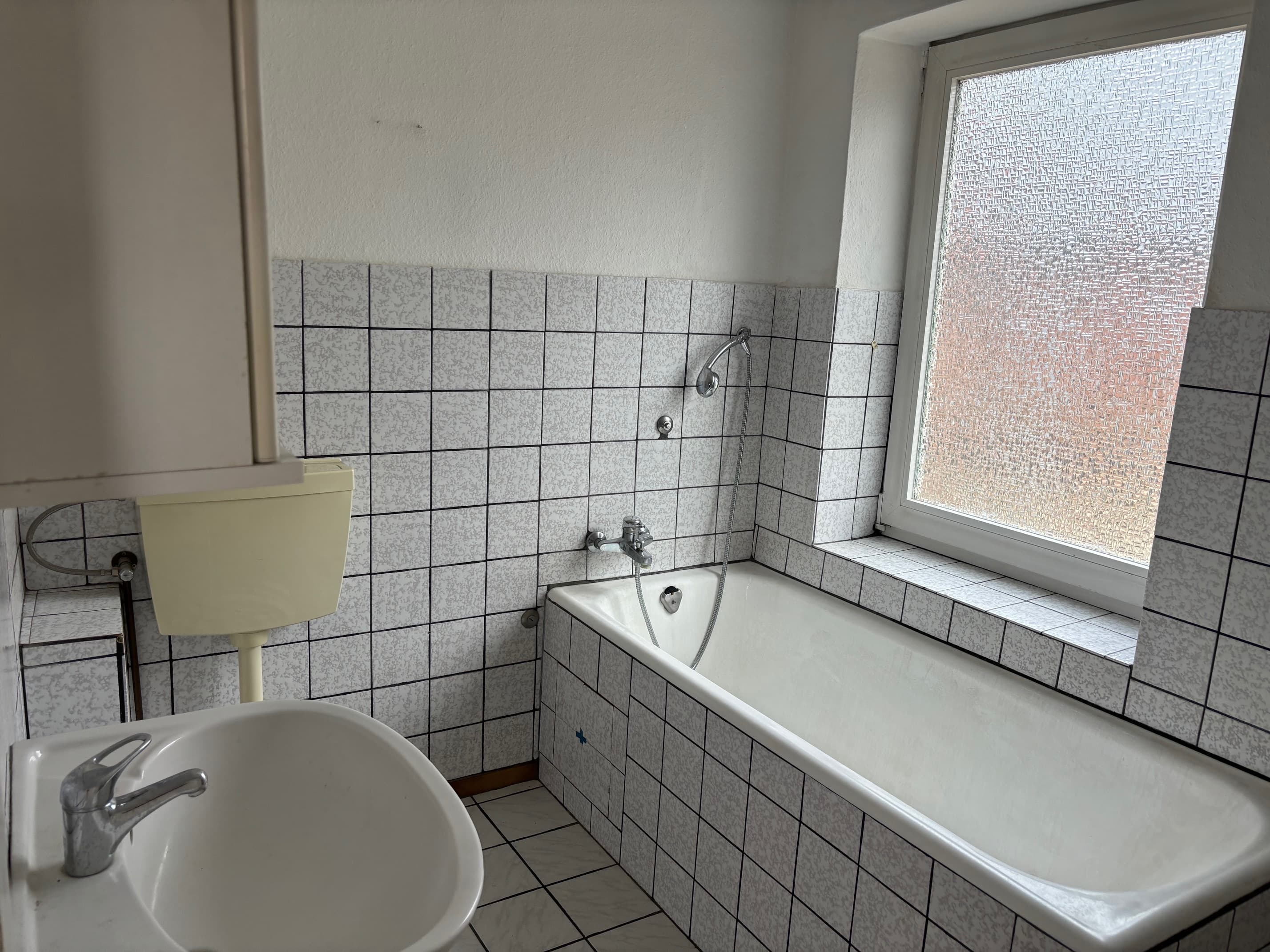 Immobilienbild Bad EG (1).jpg
