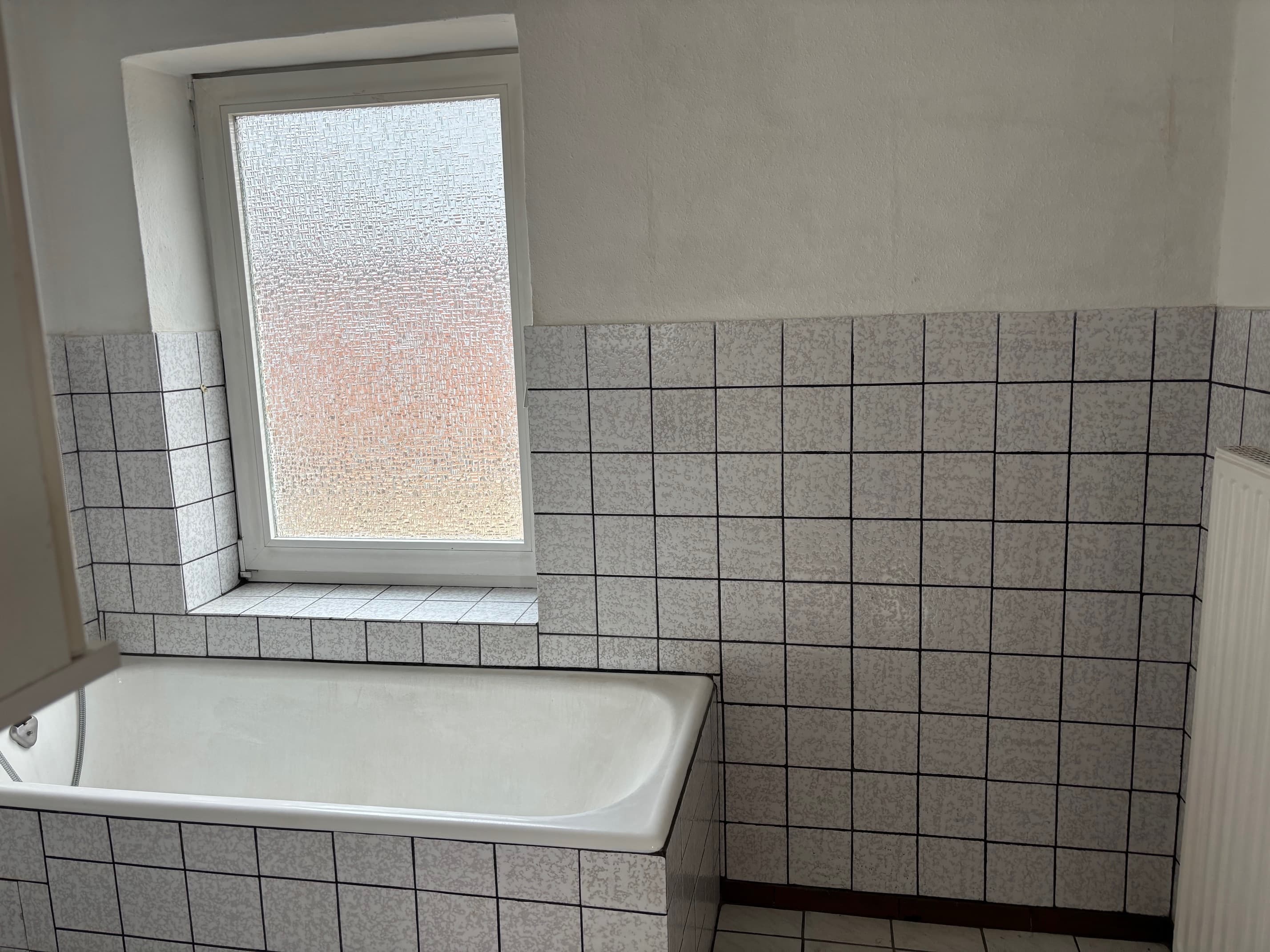 Immobilienbild Bad EG (2).jpg