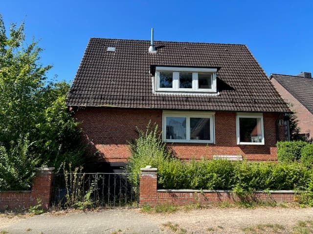 Immobilienbild Vorderansicht Ostseite.jpg